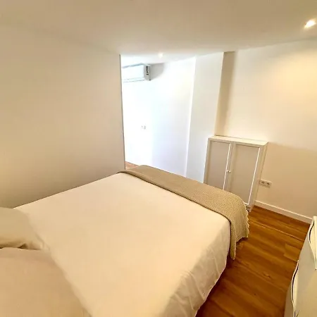 דירה Modern With Pool And Balcony *