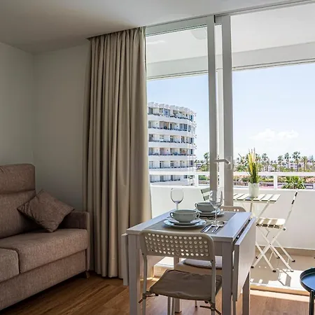 דירה Modern With Pool And Balcony *