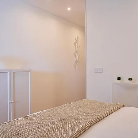 Апартаменты Modern With Pool And Balcony *