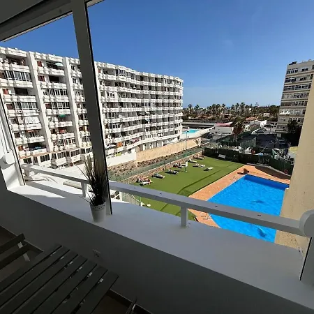 Modern With Pool And Balcony Апартаменты